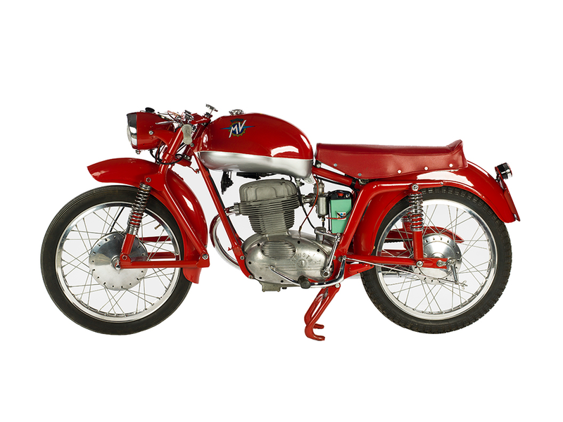 Illustration for article titled Vacant NYC Store Turned Into A Treasure Trove Of Beautiful Motorcycles